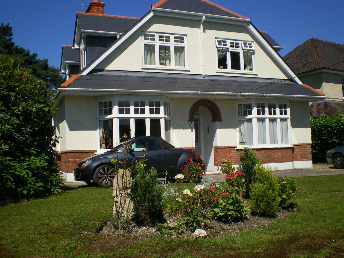 Heatherdene House 3* Corfe Mullen